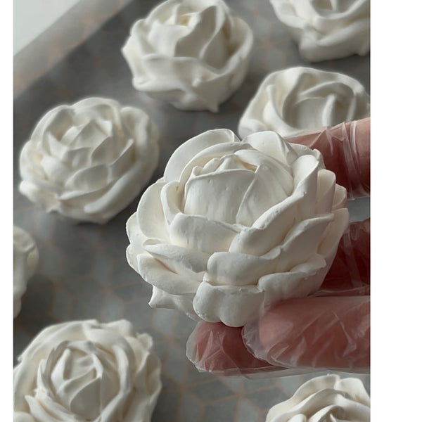wedding cake decoration marshmallow flowers