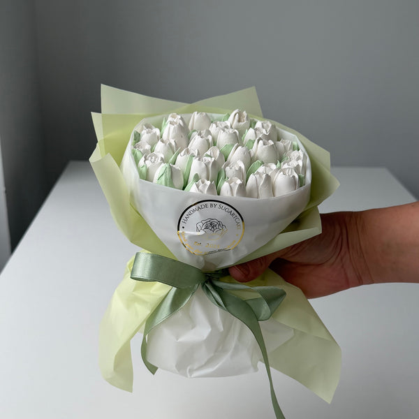 White tulips Delicate_bouquet