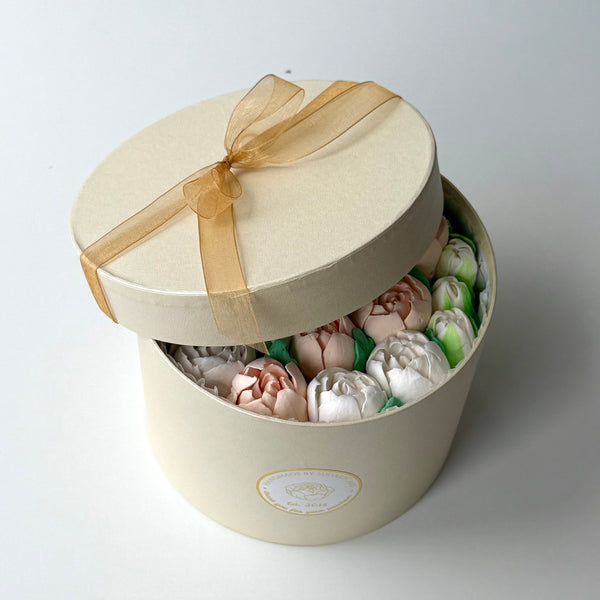Gift box - ivory cream tulips