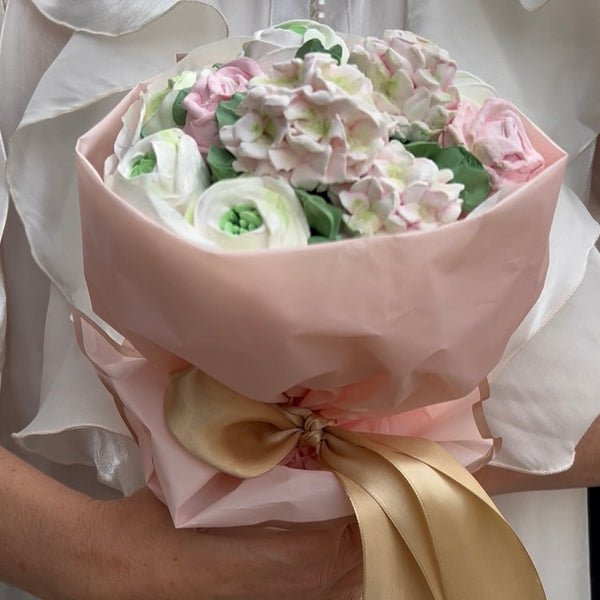 Handmade marshmallow flowers bouquet 