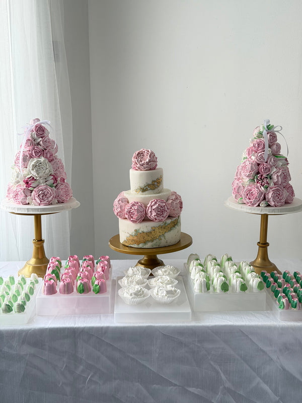 Sweet marshmallow table with Cake