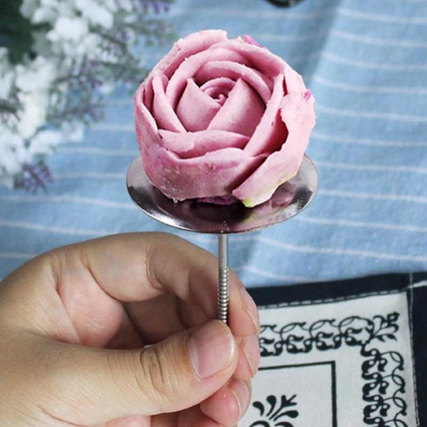 Flower nail